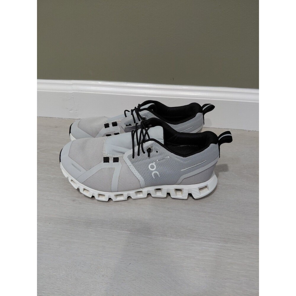 Size 6 - ON Cloud 5 Waterproof Glacier Women's Sneakers